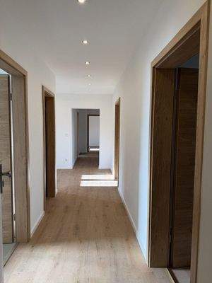 Flur und Durchgangszimmer