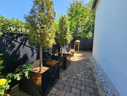 Einfriedung rund um das Grundstück