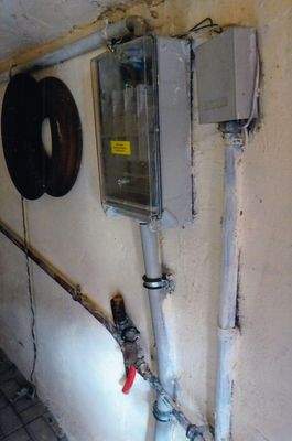 Kellereingang - Strom un Telekomm