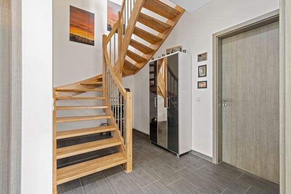 Treppenaufgang ins Obergeschoss