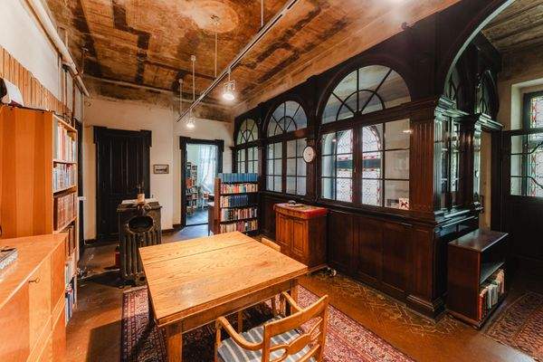 Flur mit Deckenmalerei 2. Obergeschoss