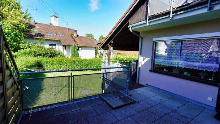 Terrasse mit Zugang Garten