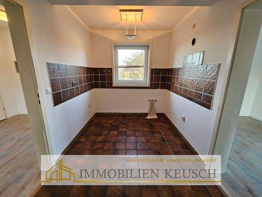 Küche beidseitig begehbar