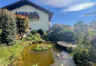 Blick vom Garten aufs Haus