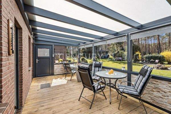 Wintergarten mit traumhaften Blick