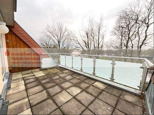 große Dachterrasse im 1. DG