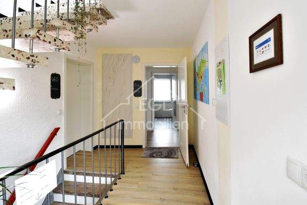 Haus 2 (Ferienwohnungen) – Treppenhaus, Eingang FW