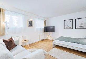 Wohn- und Schlafzimmer