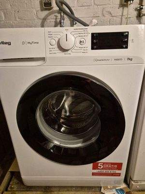 Waschmaschine (im Waschkeller)