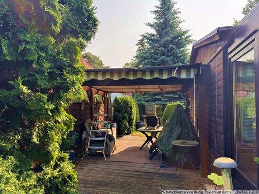 kleine überdachte Terrasse