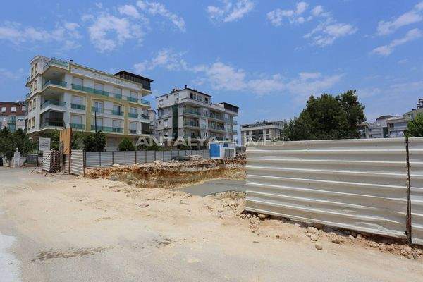 Flats Close to the Coast in Güvenlik, Muratpaşa