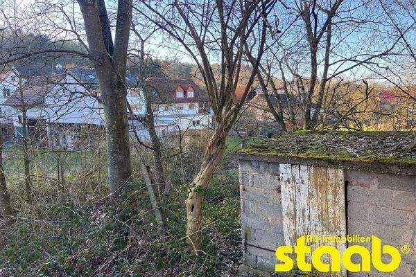 Blick auf einen Teil des Grundstücks