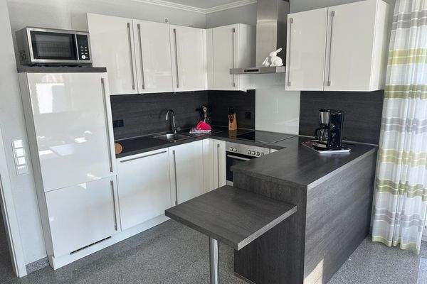 Offene Küche im Wohn- und Esszimmer