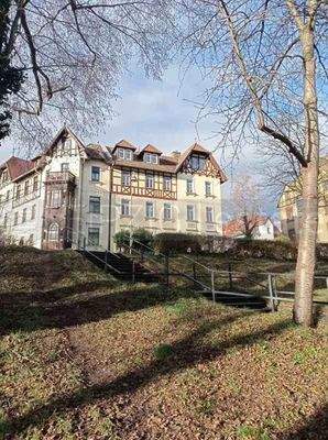 Blick vom Park zum Objekt