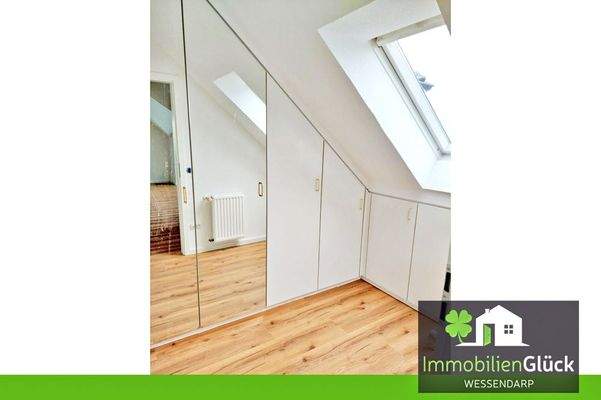 Ankleideraum am Schlafzimmer