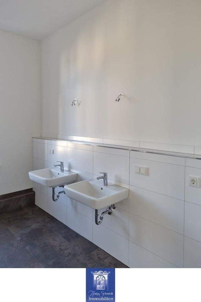 Gepflegte 3-Zimmerwohnung ... Tageslichtbad mit Wanne und Dusche ... Gäste-WC! - Foto 5