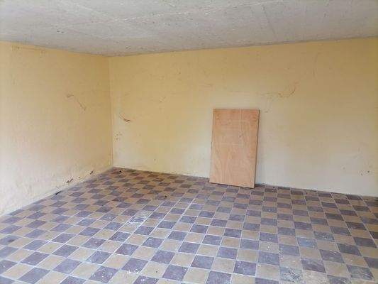 Abstellraum unter der Garage.jpg