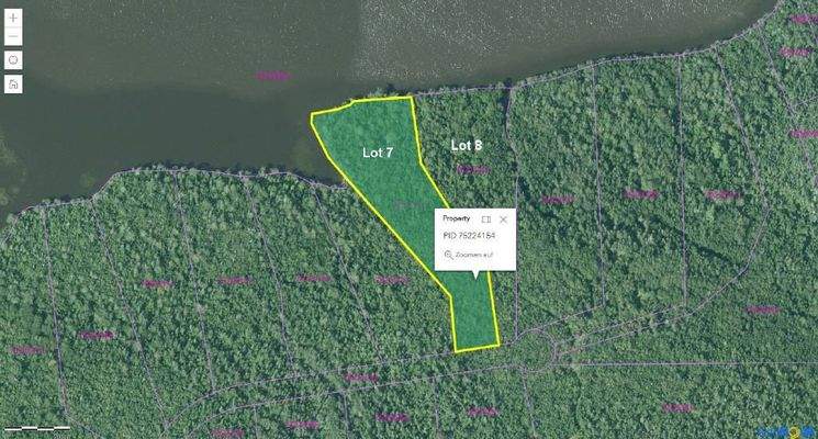 Cape Breton - Third Lake - Wunderschönes See-Uferg