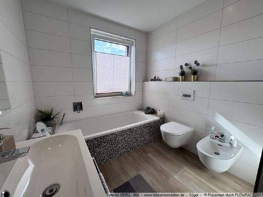 Badezimmer - Bild II