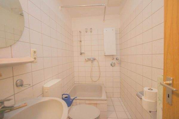 Das Badezimmer im Dachgeschoss