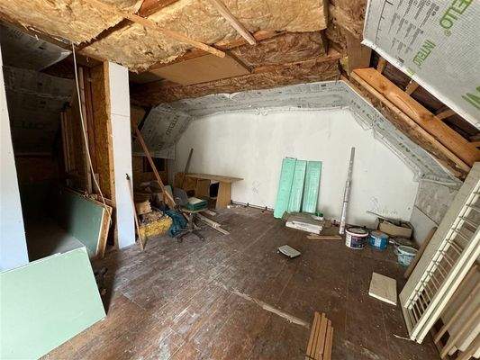 DG_angefangener Dachausbau