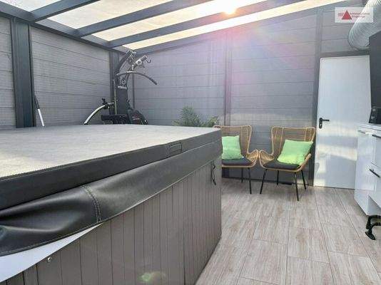 Wintergarten mit Yacuzzi