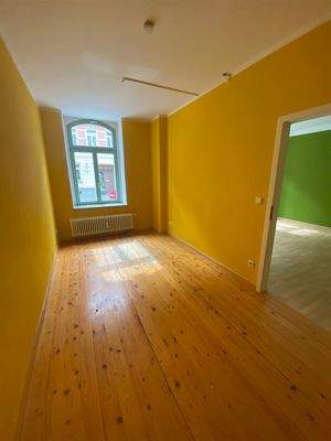 Zimmer 3 strassenseitig- abgehend von Zimmer 2