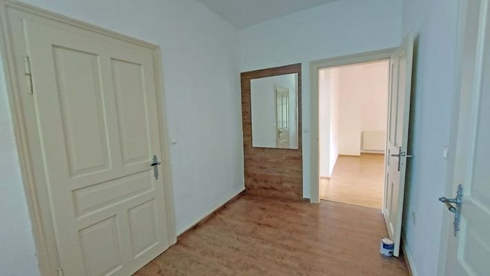 Wohnung 1_EG_3_Flur.jpg