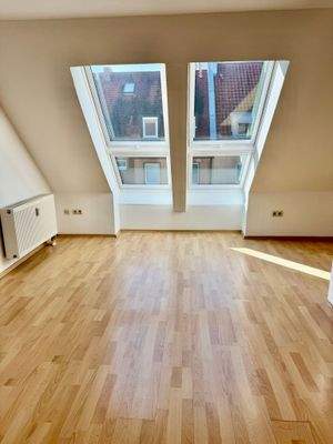 Helles Dachgeschosszimmer