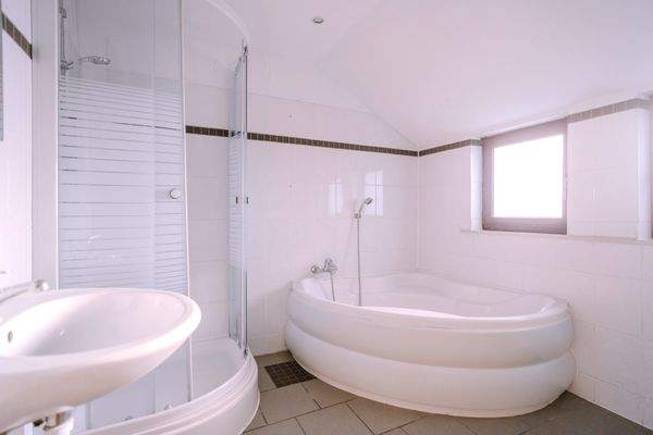 Badezimmer Wohneinheit 2