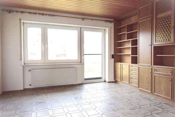 1.OG Zimmer mit Einbauschrank