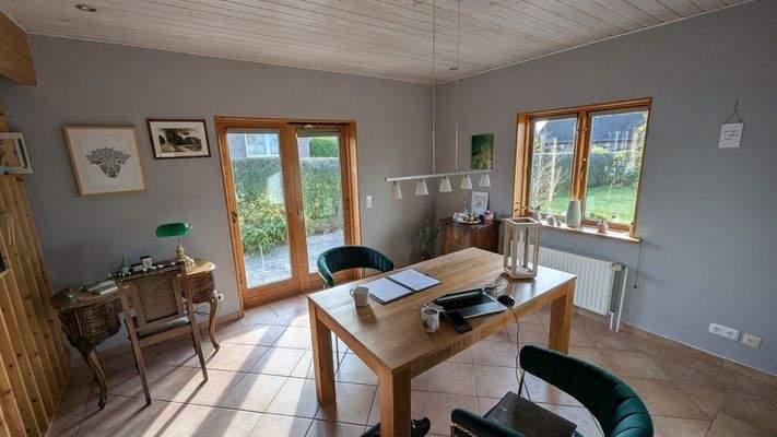 Wohn- und Esszimmer (2)