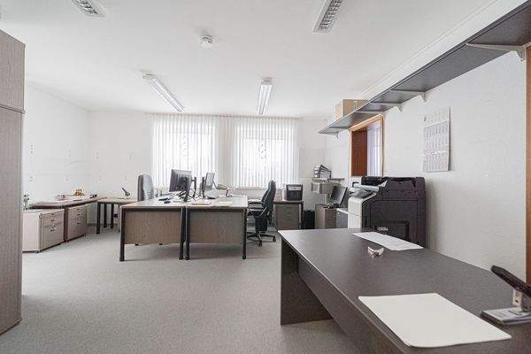 Büro 3 - Gegenansicht 2.jpg