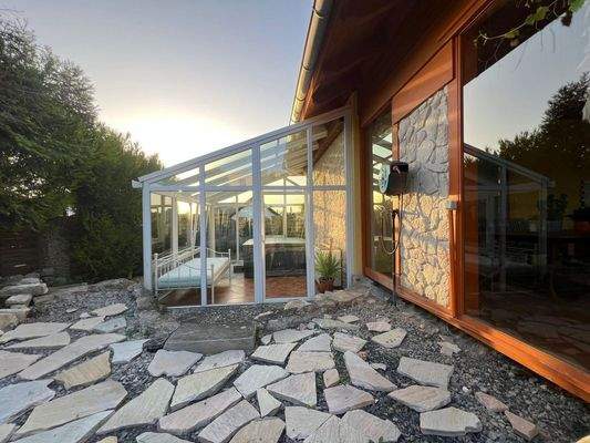 Whirlpool im Wintergarten