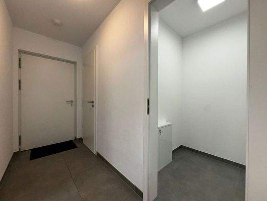 Ground floor: Entrance hallway