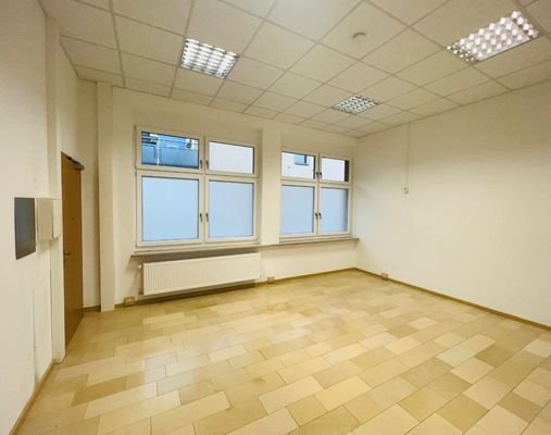 Büro / Behandlungsraum 1