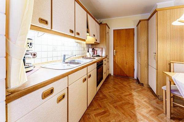 Küche mit kleinem Essplatz