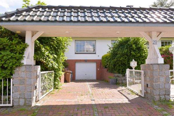 Einfahrt Grundstück