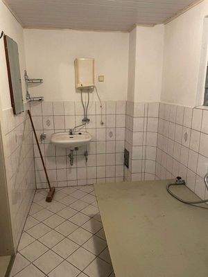 KG - Badezimmer mit Wanne