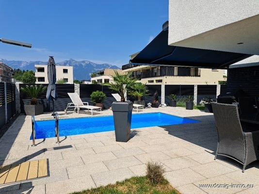 Terrasse mit Pool