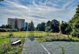 Am Stadtrand + gut angebunden