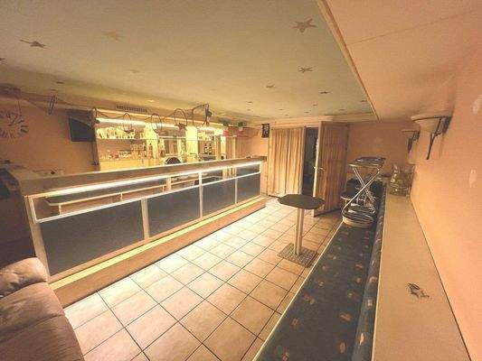 Keller Bar Zugang Schwimmhalle_Page_1.jpeg