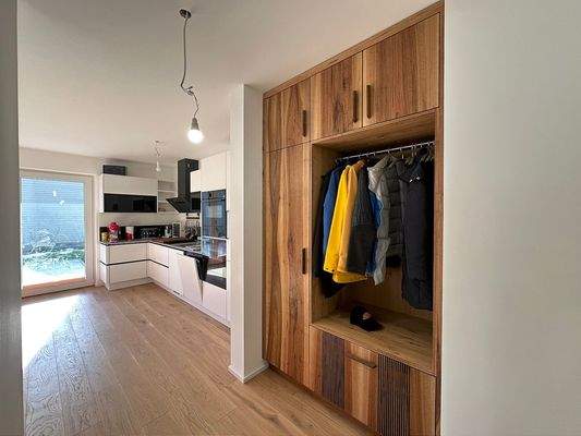 Flur mit Einbauschrank