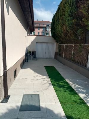 Einfahrt_Garage
