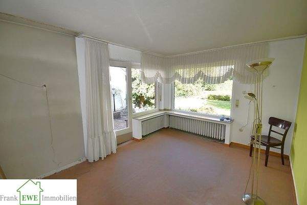 Wohnbereich, Einfamilienhaus mit Garage zum Kauf in Düsseldorf Urdenbach, Frank Ewe Immobilienmakler Düsseldorf 