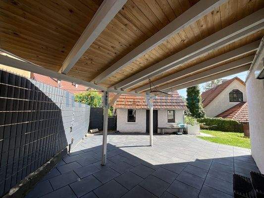 überdachte Terrasse