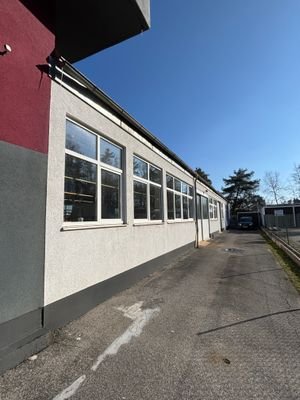 Aussen-Halle1.JPG