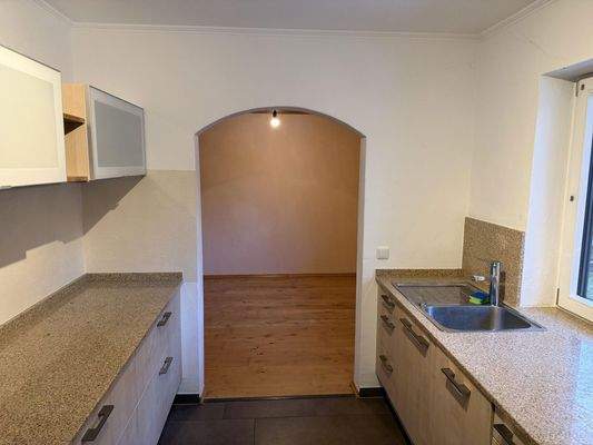 Küche - Blick ins Esszimmer