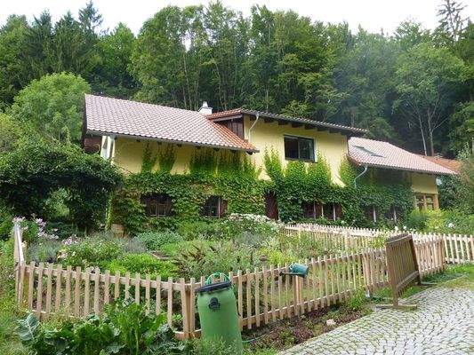 Haus Ansicht schräg unten