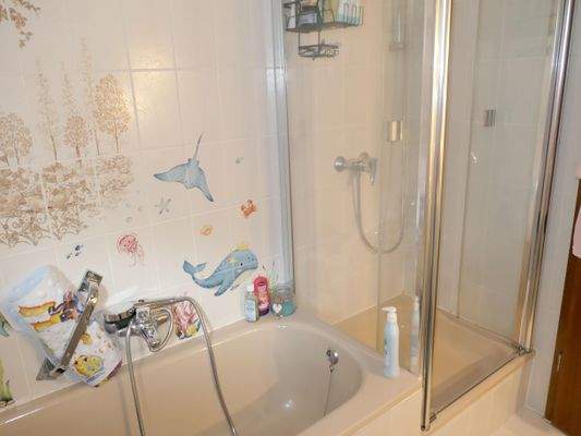 ... Wanne und Dusche